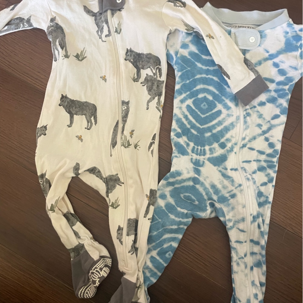 2 3-6month butts bees baby footie pajamas